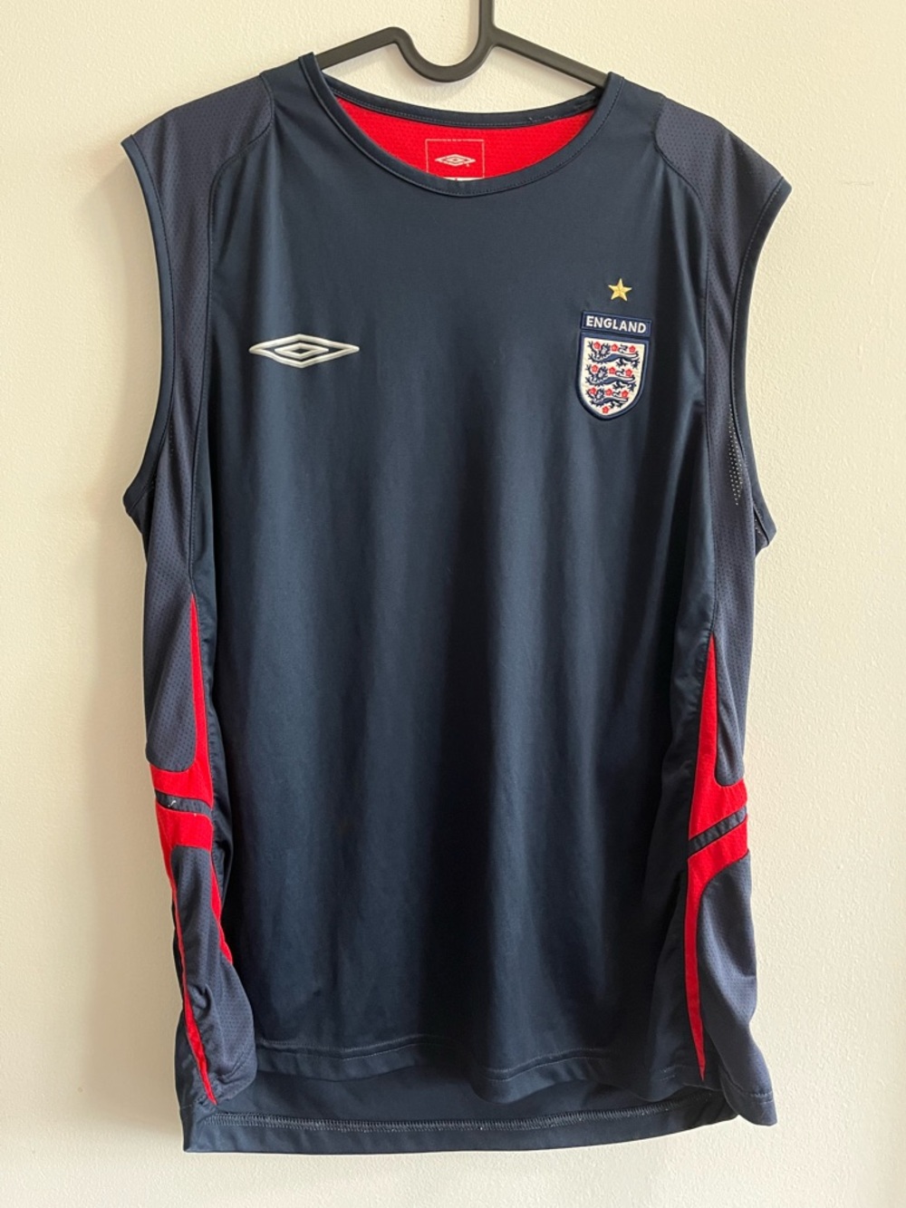 England 2000s Umbro Sleeveless Soccer Training Jersey Size XL